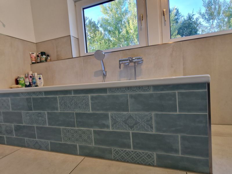 Altbausanierung Rheine Breulmann Eccellente white Maiolica aqua Deco glossy 170614