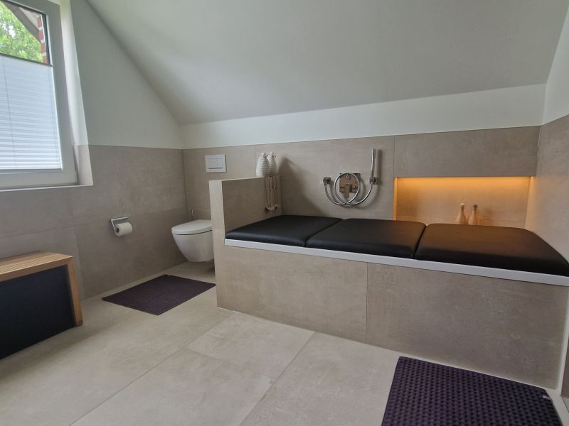 Elfering Fotos nach Fertigstellung Badsanierung 115208